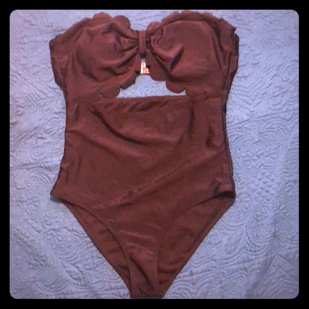 Black one pice with cutout